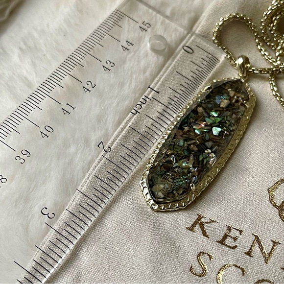 KENDRA SCOTT | LAYDEN NECKLACE | CRUSHED ABALONE SHELL | GOLD TONE | 14.5" CHAIN - Picture 4 of 10